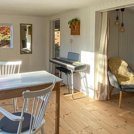 3 Bedroom Lovely In Ferienhaus Skibby