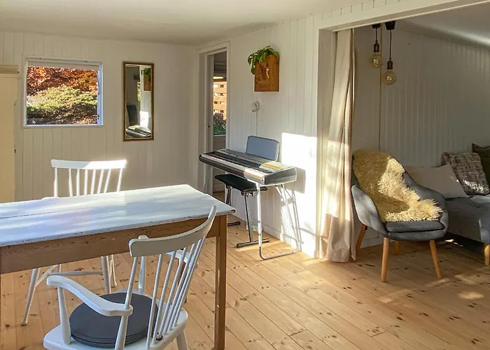 3 Bedroom Lovely In Ferienhaus Skibby