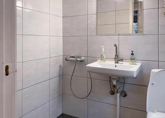 3 Bedroom Lovely In Ferienhaus *